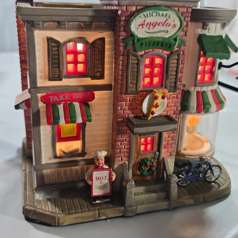Carole Towne 2007 Michael Angelo's Pizzeria Christmas Village Light Up Building